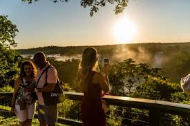 Busca por viagens para Foz cresce 42% e impulsiona expectativa para a alta temporada