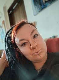 Piercing Gaze... 😅 --- **TL**: Me **Art by**:@torinosu_0403