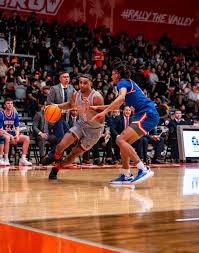 Lane Lord (@UTRGVhoops)