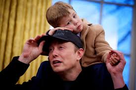 CON TRAI CỦA ELON MUSK GÂY CHÚ Ý TẠI PHÒNG BẦU DỤC Xuất hiện tại Phòng Bầu  dục ở Nhà Trắng hôm 11/2, Lil X, cậu con trai bốn tuổi của tỷ