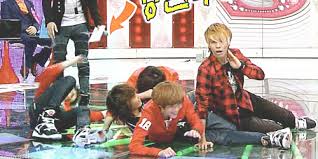 14 Hilariously Clumsy K Pop Idols That Tripped Up On Camera Shinee Taemin Shinee Onew