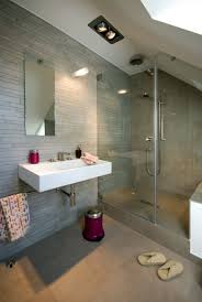Damit wird die schräge zum hingucker. Badezimmer Mit Schrage