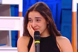 Età, storia, foto e vita privata. Giulia Stabile Prima Di Amici Era Gia Apparsa In Televisione Idealia It