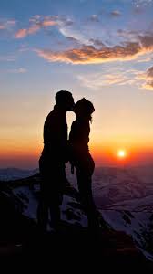 Lover Couple Sunset Snowy Mountain Top Outlines Iphone 6 Wallpaper Download Iphone Wallpapers Ipad Wallpapers O Love Couple Wallpaper Sunset Wallpaper Photo