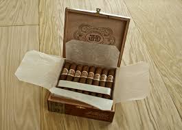 Touhy ave, skokie, il, 60076. J D Howard Reserve Cigar Packaging Tobacco Package Inspiration