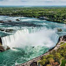 From largest to smallest, the three waterfalls are the horseshoe falls, the american falls and the bridal veil falls. Jawaban Where Is Niagara Falls Located Read Books