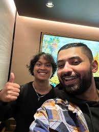 Hey everyone! I'm Parker, I'm 22 years old, and I'm looking for either some  roommates or someone with an open room. I'm totally new to the area and  grew up in Orange