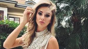 Seyma Subasi Dan Mutlu Aile Tablosu Seyma Subasi Dan Mutlu Aile Tablosu Http Fmedya Com Seyma Subasidan Mutlu Aile Tablosu H39551 H Unluler Sarkici Hakaret
