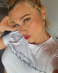 Lynda Luz Bueno (@lyndaluz_lavozdeldespecho) · Instagram 照片和视频