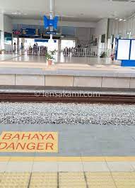 Apa yang menariknya ialah, anda berpeluang menikmati pemandangan menarik sepanjang perjalanan. Parit Buntar Perak To Alor Setar Kedah Via Ktm Komuter And What S Good In Alor Setar Lensakami