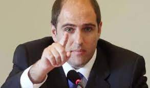 Después de negarlo hace tan sólo 5 días asegurando que «era un cahuín inventado», en un escándalo de proporciones épicas, el aún presidente de la anfp, sergio jadue. Formalizaran A Madre De Ex Presidente Del Futbol Sergio Jadue Por Millonaria Venta De Departamento En Concon
