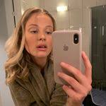 Elsa Izzo's Instagram, Twitter & Facebook