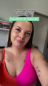 Cantinho de Estudos Improvisado para Faculdade de Nutrição