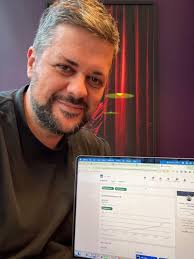 LinkedIn. 325,068 post impressions in 90 days in just 2 min/day effort. BS?  Here's how I did it… I ran a 90-day experiment. Tiny reps. Zero  overthinking. Just daily consistency. In 90