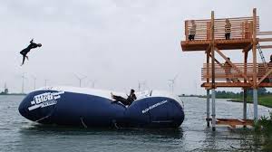 Beim rundgang erlebt man landschaftliche partien mit teich und englischem berg (bühne), eine allee und ein birkenwäldchen mit energiereichem. Sehenswurdigkeiten Und Ausfluge Friesland Die 10 Besten Ausflugstipps