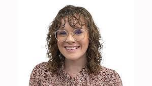 Elizabeth Manning's Instagram, Twitter & Facebook