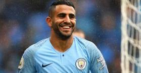 ودخل لاعبو مانشستر سيتي إلى أرضية ملعبهم الاتحاد وسط ممر شرفي لأبطال الدوري صنعه لاعبو إيفرتون. Ù…Ø§Ù†Ø´Ø³ØªØ± Ø³ÙŠØªÙŠ Ø£ÙˆÙƒØ±Ø§Ù†ÙŠØ§ Ø¨Ø±Ø³