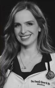 Pai de médica que morreu em acidente de ambulância 8 meses após formada  pede justiça: 'Ela estava tão feliz'