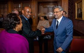 ˈʒɔɾʒɨ ˈkaɾluʒ dɨ alˈmejdɐ fõˈsekɐ; Cij Icj On Twitter Press Release H E Mr Jorge Carlos Fonseca President Of The Republic Of Cape Verde Yesterday Paid A Visit To The Icj At Its Seat At The Peace Palace In