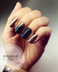 Zloto I Butelkowa Zielen Piekne Polaczenie Nail Nails Nailsart