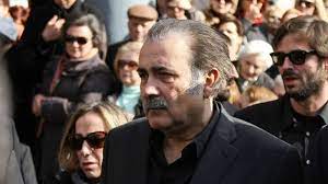 Είναι πτυχιούχος της νομικής σχολής του δημοκριτείου πανεπιστημίου θράκης. S2wktuxtndcxlm