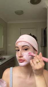 We're not Australia's highest rated Pink Clay Mask for no reason! See  whyyy, with a sneaky 20% off 💘 use ALYATOK20 #alyaskin #skincarethatworks  #mask