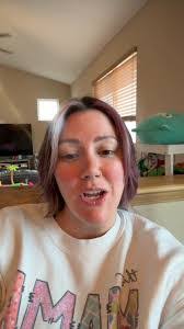 Lyndsay Payne's Instagram, Twitter & Facebook