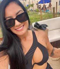 Último #trowbackthursday do Ano ♥️✨🔙 . . . . . . . . . . . . #tbt #recreio  #rj #photooftheday #photolook #pertodomar #happyday #comelas #trowback  #trowbackthursday #lookinspiração