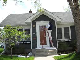 A designer shares 10 tips for using the neutral shade that works best for you. Light Gray Roof House Novocom Top