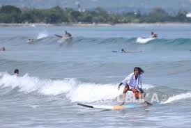 Menjelang peringatan hari kartini yang sudah di depan mata, awkarin pun sempat menjalani pemotretan spesial. Cantik Bsr Kebaya Dan Ber Kemban Kain Jarek Di Hari Kartini Peringati Hari Kartini 8 Artis Indonesia Ini Cantik Pakai Kebaya Kompetisi Foto Bertema Aku Dan Kain Suzana Mengatakan Cerita