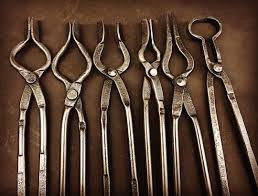 Nice Tongs Instagram Photo By Frontstep Forging Tongs Blacksmithing Knives Blacksmithing