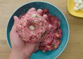 Boulettes De Viande Geantes A L Italienne Une Recette 5 Etoiles Recettes Ma Fourchette Food Meat Salami