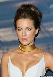 Kate Beckinsale Rocks The Choker Trend On The Red Carpet