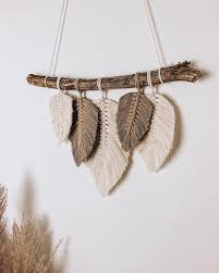 The single strand cotton macrame cord is one of the best ones to use for wall hangings and especially for any projects that require you to brush out the fringe. Large Macrame Leaf Wall Hanging Macrame Feather Macrame Etsy Makramee Wandbehang Muster Makramee Selber Machen Diy Deko Basteln