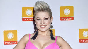 Magda narożna pokazała się niemal nago w magazynie dla panów ckm. Magdalena Narozna Zaskoczyla Fryzura Na Einsteina Komentuja Fani Magazyn Rmf Fm