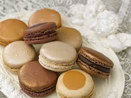 Quelques Parfums Des Macarons Cafe Pouchkine Medovick Miel De Sarrasin Sgouchonka Confiture De Lait Russe Pistache Fraise Citron Caramel Vanille