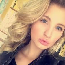 Audrey Reed (@Aj_the_bae)