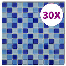 Die kombination aus weißen und blauen fliesen zählt zu den klassikern im bad und wirkt sehr frisch, sauber und kühl. 30x Glass Mosaik Fliesen Blau Weiss 2 7 Qm Gitoparts