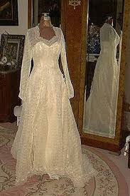 History Of Irish Wedding Gowns With Images Celtic Wedding Dress Irish Wedding Dresses Wedding Dress History