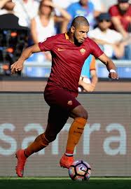 Gli ultimi movimenti di calciomercato, le news dagli spogliatoi. Barcelona Set Their Sights On As Roma Fullback Bruno Peres