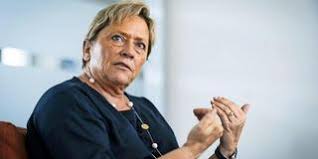 Kultusministerin susanne eisenmann führt die cdu im märz in den wohl wichtigsten landtagswahlkampf für die gesamte partei. Interview Mit Susanne Eisenmann Ministerin Fordert Wir Brauchen In Deutschland Ein Zentrales Abitur