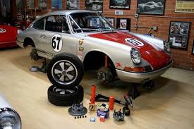 Autoservice Reparaturen Und Instandsetzung Bei Ihrer Meisterwerkstatt Zu Attraktiven Gunstigen Preisen Volle Preistr Kfz Werkstatt Oldtimer Garage Vw Porsche