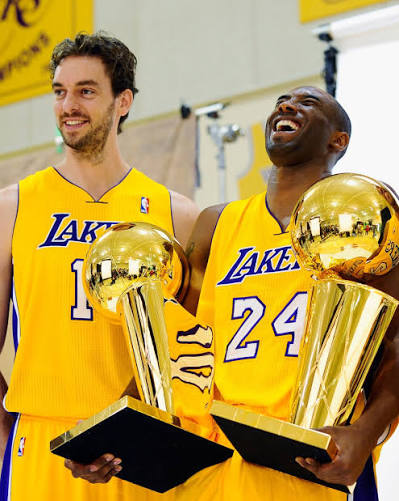 QUE DUPLA! 🤩💜💛 Pau Gasol e Kobe Bryant marcaram época nos ...