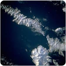 Often it is the older and colder plate that is denser and subducts beneath the younger and warmer plate. Ocean Continent Convergent Plate Boundaries Read Earth Science Ck 12 Foundation