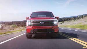 The larger battery not only provides an estimated 300 miles of range, but it also boosts the truck's output to 563 hp. Zkfjyzukgb2vnm