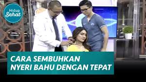 Padahal sakit dada sebelah kiri bisa disebabkan berbagai faktor, termasuk 9 hal ini. Nyeri Bahu Pijat Bagian Ini Dijamin Ampuh Ayo Hidup Sehat Youtube