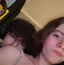 How to trim nails of a dog that had a bad experience at the groomers?