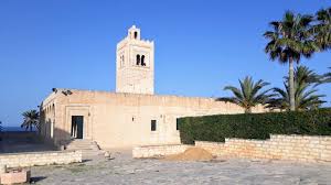 Finden sie alle sehenswürdigkeiten monastir. Monastir Entspannter Urlaubsort Mit Bedeutendem Ribat The Vegan Travelers