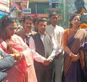 मसूरी में    कार्बन डाइऑक्साइड की अतिशयोक्ति में मॉर्निंग वॉक धंधा    दिवस पर याद किए ...