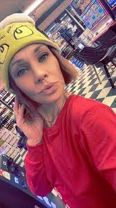 Natasha Manley's Instagram, Twitter & Facebook